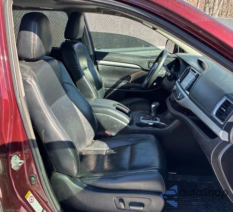 2018 Toyota Highlander Se z USA, uszkodzony, nr VIN 5TDJZRFH8JS846063